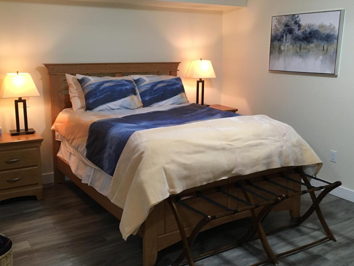 Lakeview Gardens B&B Peachland Exteriör bild