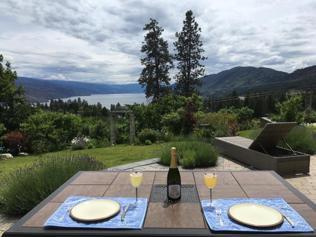 Lakeview Gardens B&B Peachland Exteriör bild