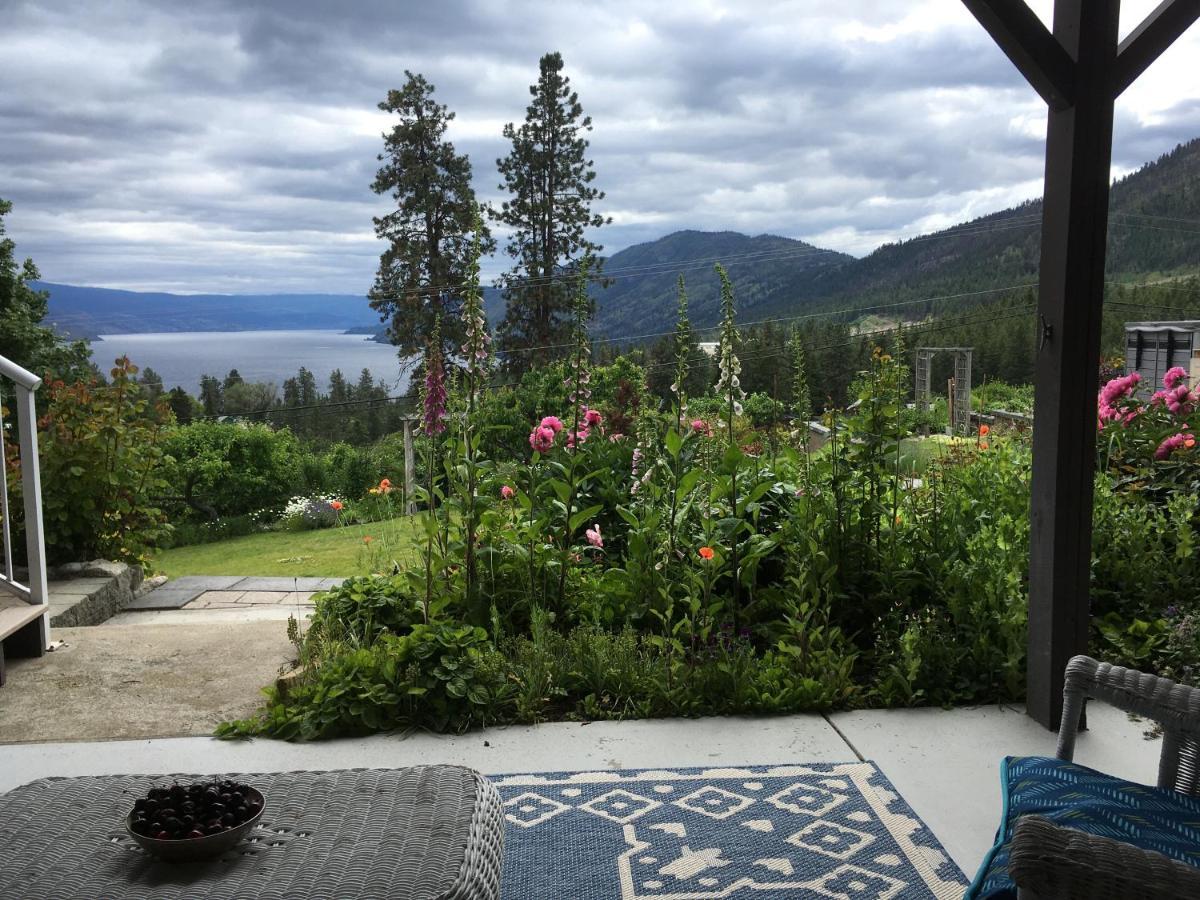 Lakeview Gardens B&B Peachland Exteriör bild